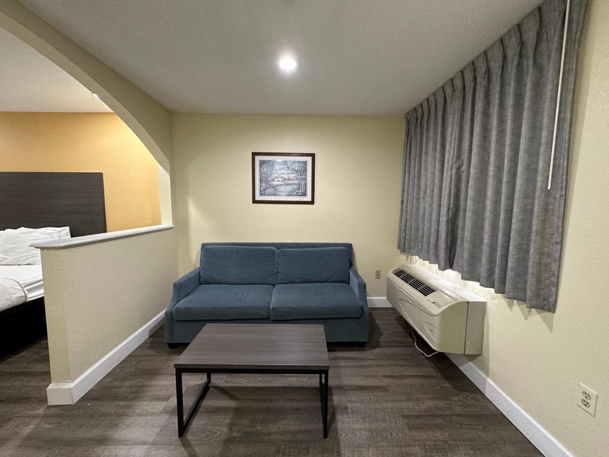 Rodeway Inn & Suites Hwy 290 Nw Houston Bagian luar foto